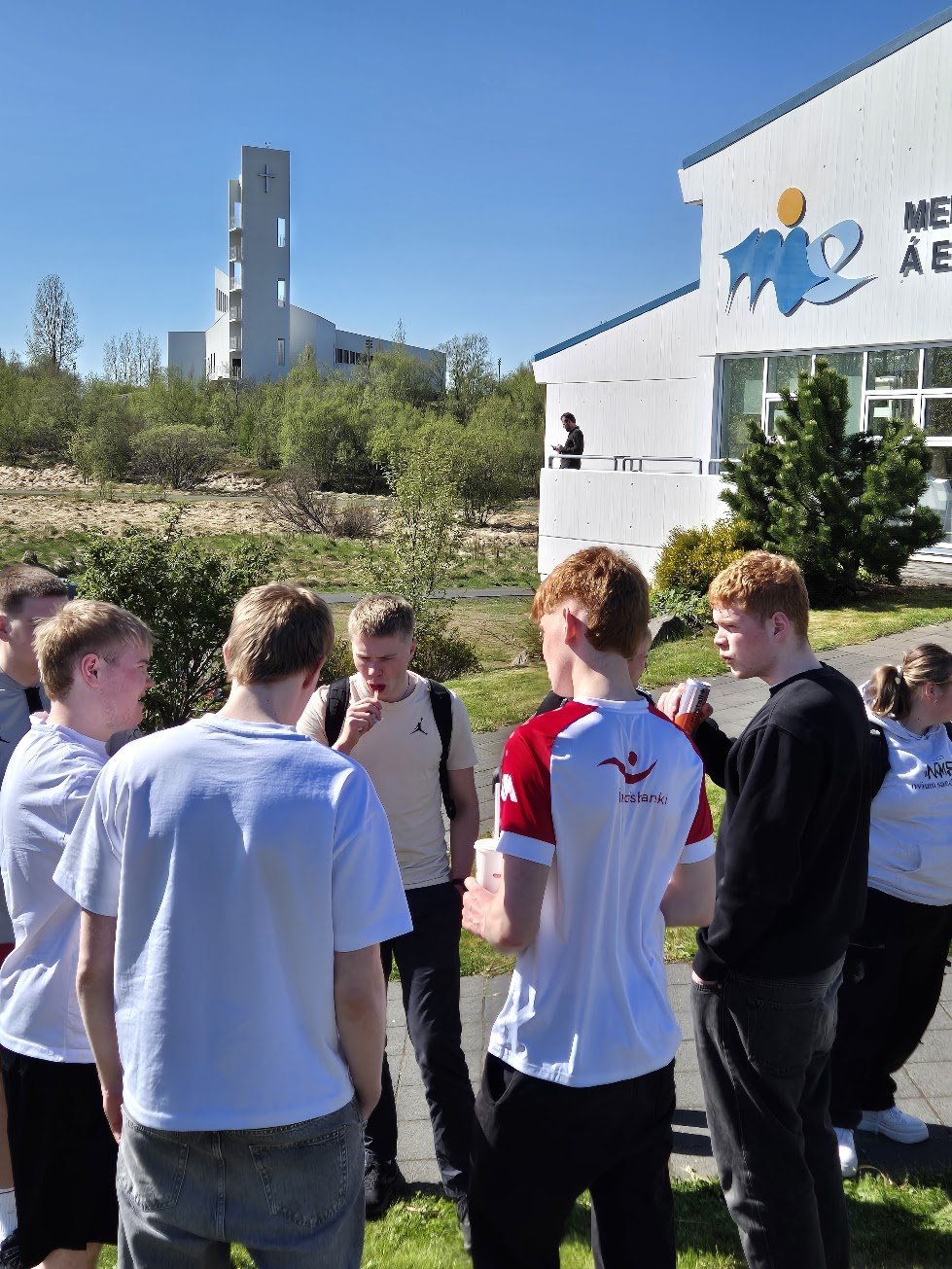 Skrifstofan opin og styttist í skólabyrjun