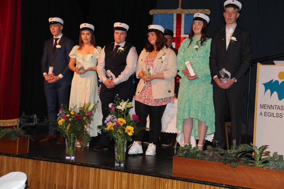 Sex nemendur fengu viðurkenningu vegna félagsstarfa í ME.