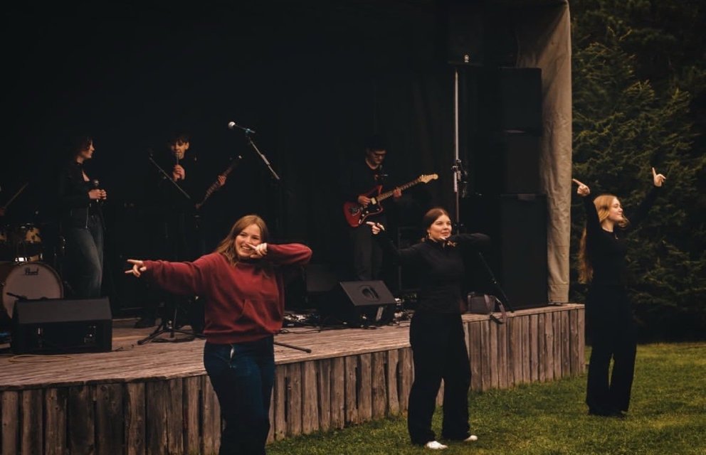 Fyrstu fundir félaga NME og kosningar