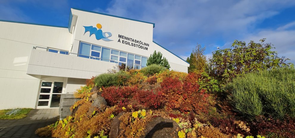 Við Menntaskólann á Egilsstöðum
