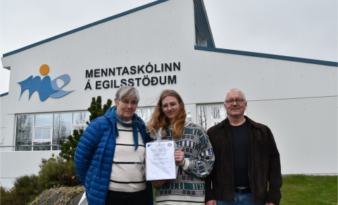Viðurkenning frá Soroptimistum fyrir seiglu í námi