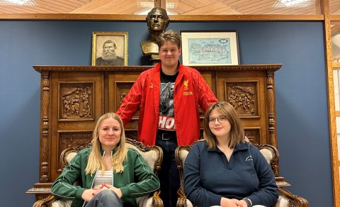 Lið ME í Gettu betur 2024. Katrín Edda, Sebastían Andri og Kristey Bríet