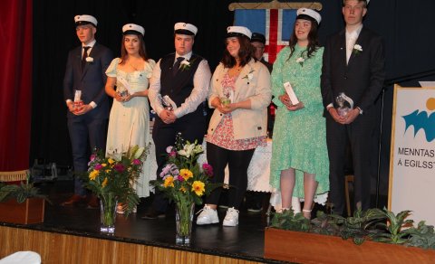 Sex nemendur fengu viðurkenningu vegna félagsstarfa í ME.