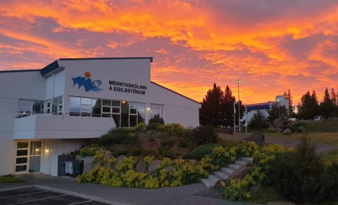 ME á fallegu haustkvöldi